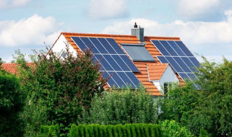 BİNALARDA YENİLENEBİLİR ENERJİ ZORUNLULUĞU